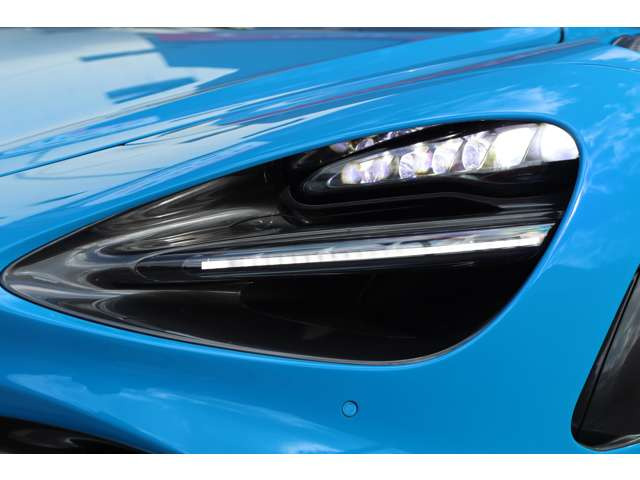 �t��LED�w�b�h���C�g�E�V�[�P���V�����E�C���J�[