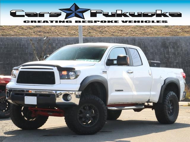 タンドラ(トヨタ) ダブルキャブ タンドラグレード 5.7 V8 4WD　リフトアップ 社外18インチAW ETC 中古車画像