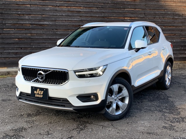 XC40(ボルボ) B4 AWD モメンタム 4WD　B4 AWD モメンタム 4WD 中古車画像