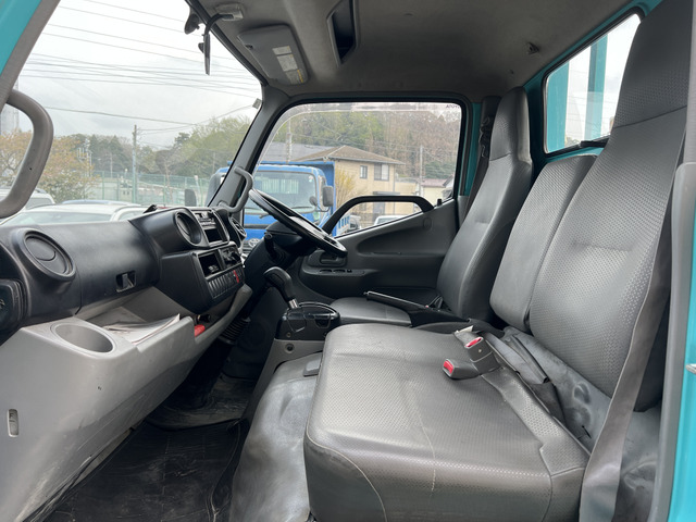 �}�t���[������G�A���̎��t���ȂǁA�J�X�^���̂����k�����C�y�ɂ��₢���킹���������B