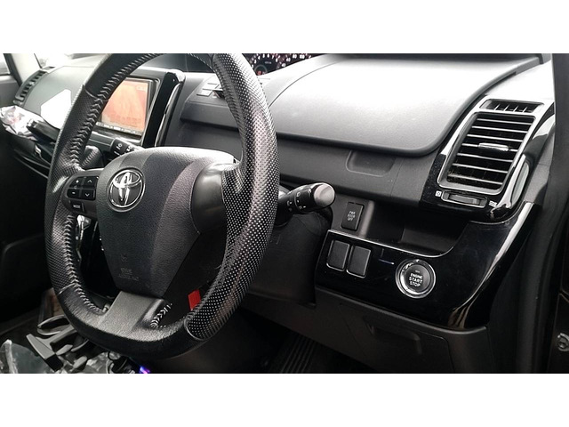 ヴォクシー2.0 ZS 煌II 4WD