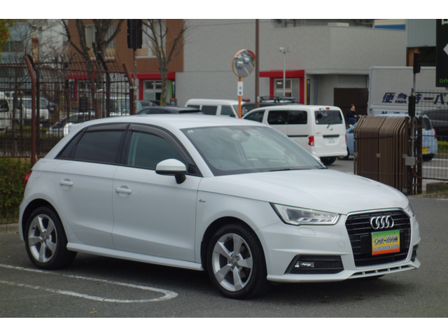 A1スポーツバック1.0 TFSI スポーツ 1st エディション