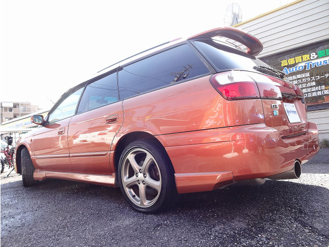 ���J�^���O�l280�n�͂𔭐�����EJ20�c�C���^�[�{�ɁA�X�o�������ӂ�AWD�A������5MT�̑g�ݍ��킹��