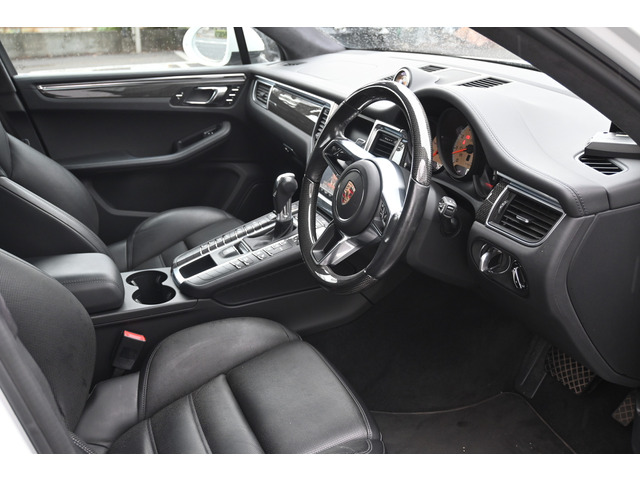 マカンターボ PDK 4WD