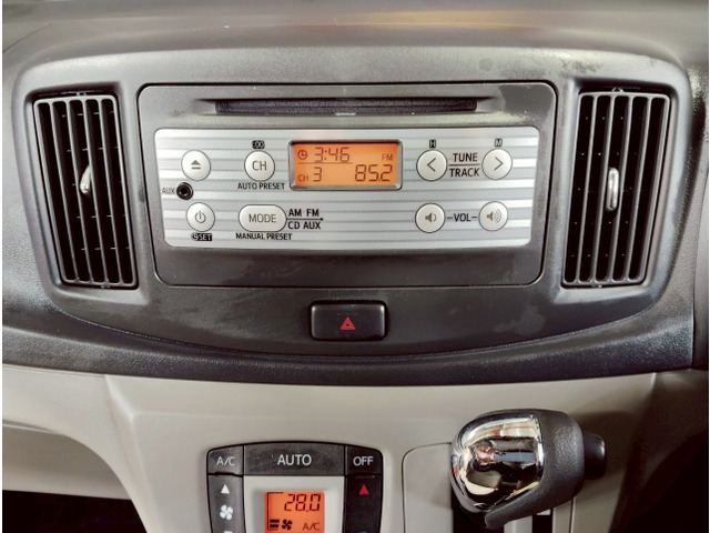 �{�^���ނ̏ꏊ���z�R�������܂�₷���ꏊ�B�ׂ��u���V�ȂǂŃL���C�ɂ��Ă���܂��B