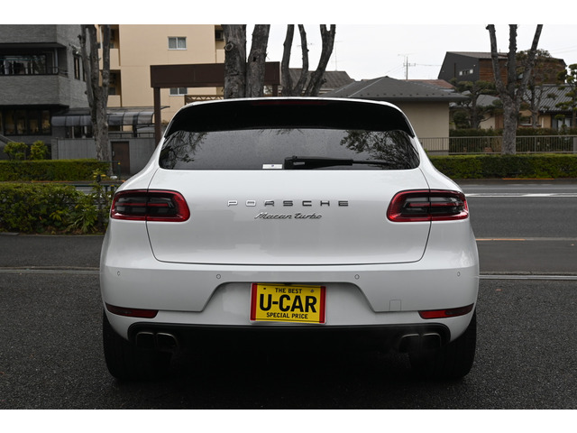 マカンターボ PDK 4WD