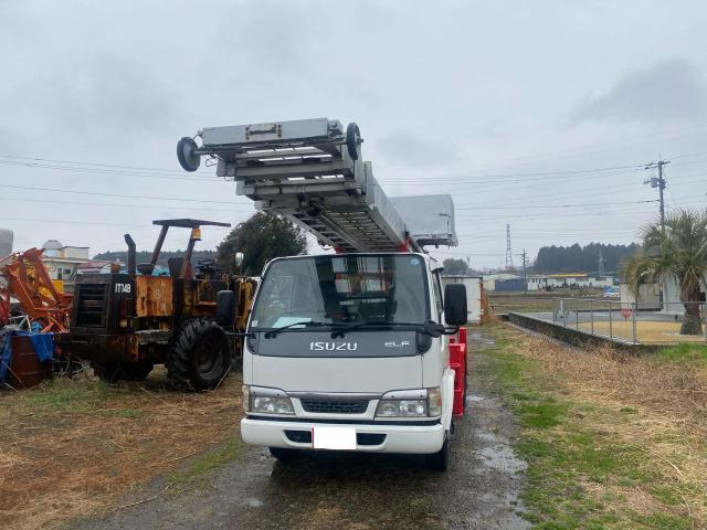 エルフ高所作業車