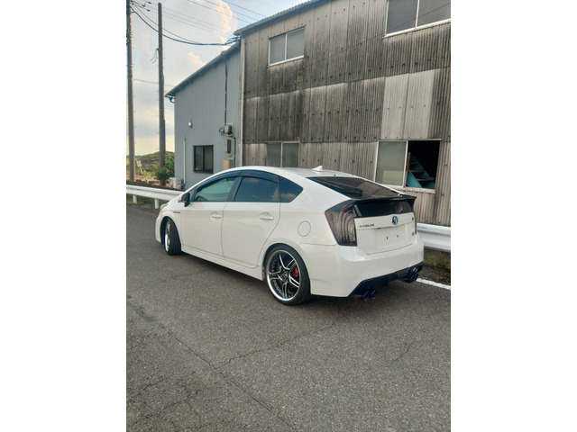 プリウス1.8 S ツーリングセレクション G's