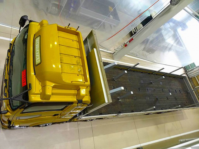 �L���u���E�X�e�����X���͂��� FRP�����[�t�L�����A/�s���t