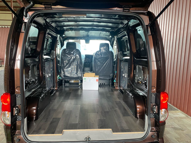 ���ԗ��͈قȂ�܂����A�f�M�ނ��{���Ă���ʐ^��������������!