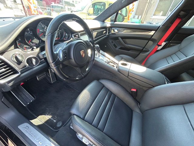 �c�Ǝ���10���`19�� �X�^�b�t�ꓯ�S��肨�҂����Ă���܂��B