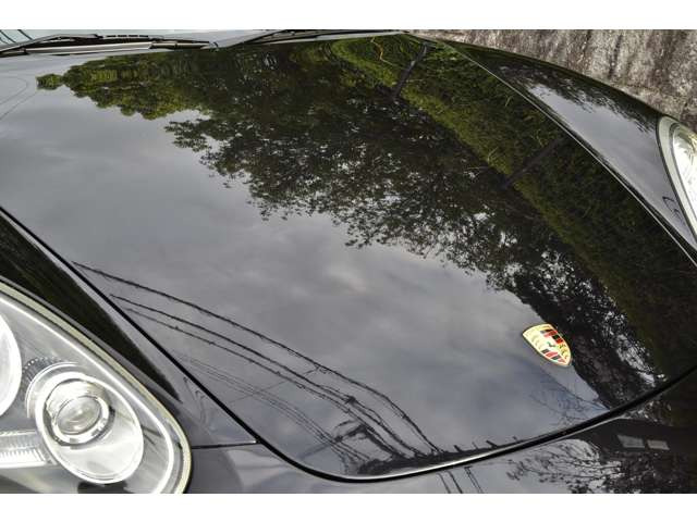 �y�C�����ǂ����[�Ԓv���܂��z�d�グ���X�^�b�t�ɂ��A��p�|���b�V���[�ɂ��{�f�B�̖����d�グ�A�z�C�[���A�^�C���n�E�X�����̐��|�A�����̍R�ۃN���[�j���O�A�e���X�C�b�`�A�n���h���A�ו��̐��|���s���܂��B