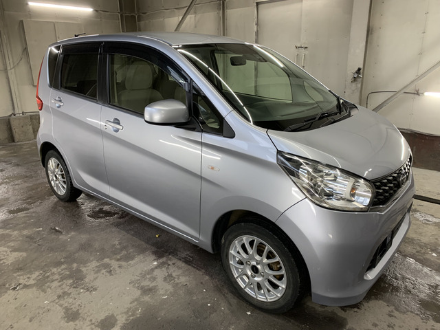 お車と一緒に新品タイヤ(ホイール付き)をご希望の方にはお得な価格にてご提供しております。常時在庫がありますので、いつでもご確認いただけます。