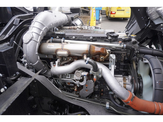 �L�x�ȃg���b�N�A���p�ԁA�n�C�G�[�X�Ȃǎ�舵���Ă���܂��B��xHP�������������Bhttp://www.vantruck.co.jp/