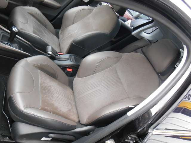 ����� �V�[�ƒ����X�G�[�h�A���J���^�[����