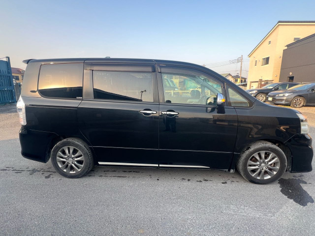 ヴォクシー2.0 ZS