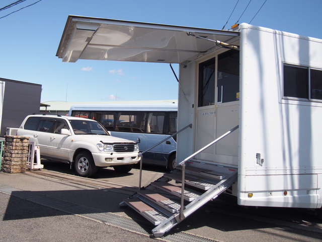 ���[���ł̂��₢���킹�ԐM�͂����Ԃ𒸂��Ă���܂��B���������������B