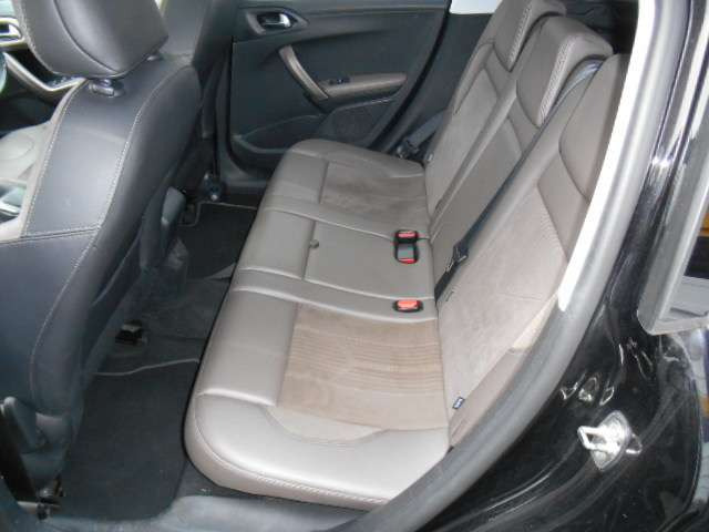 �Y��ȃR���rR��