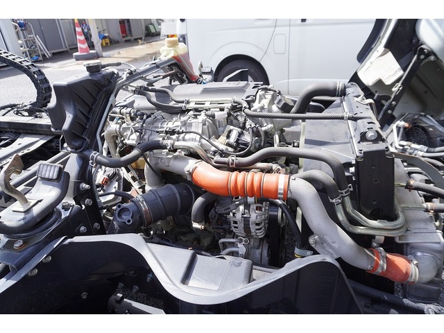 �L�x�ȃg���b�N�A���p�ԁA�n�C�G�[�X�Ȃǎ�舵���Ă���܂��B��xHP�������������Bhttp://www.vantruck.co.jp/