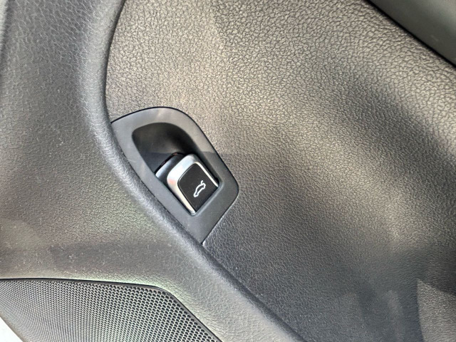 �A���Ԃ𒆐S�ɑ����Ă��܂��B���C�y�ɂ��⍇�����������B�y0078-6015-15406�z