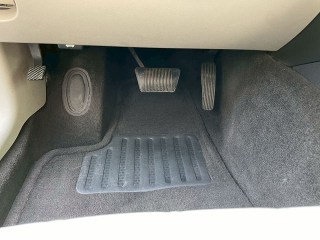 ハイエース・キャラバン・エブリイ・ハイゼット等、お仕事で活躍するバン・軽トラの取扱実績多数。シルバーや白等の定番色からカスタムベースまで、店頭にない商用車の注文販売も承っております。