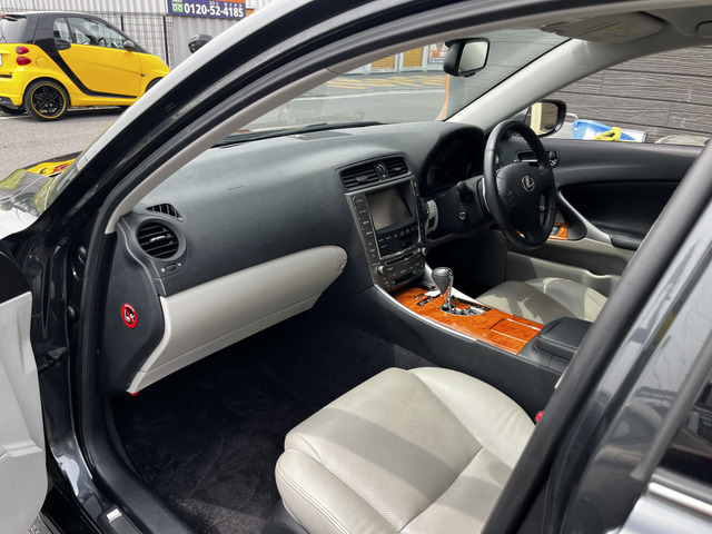 �I�[�N�V�����o�i�f�[�^�[�����q�l�Ƌ��L�v���܂��B��pID�𔭍s�������܂��̂ŁA�S���̃I�[�N�V�����f�[�^�[���ϗ����鎖���ł��܂��C�ɓ��������Ԃ�������܂�����A���ЃX�^�b�t�����������w���v���܂�