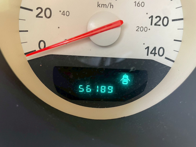 アルファード・ヴェルファイア等の大型ミニバンから、シエンタ・フリード等のコンパクトサイズまで取扱実績多数。ブラック等の人気色や、店頭にない車種のご要望も大歓迎。自社ローンでの注文販売も対応します。