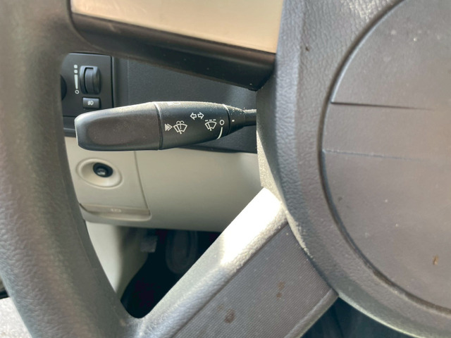 アクア・ヤリス・フィット・ノート等の低燃費なコンパクト・ハイブリッド車の取扱実績多数。街乗りに便利な1台をご提案。レッドやブルー等、店頭にないボディカラー・車種の注文販売もお気軽にご相談ください。