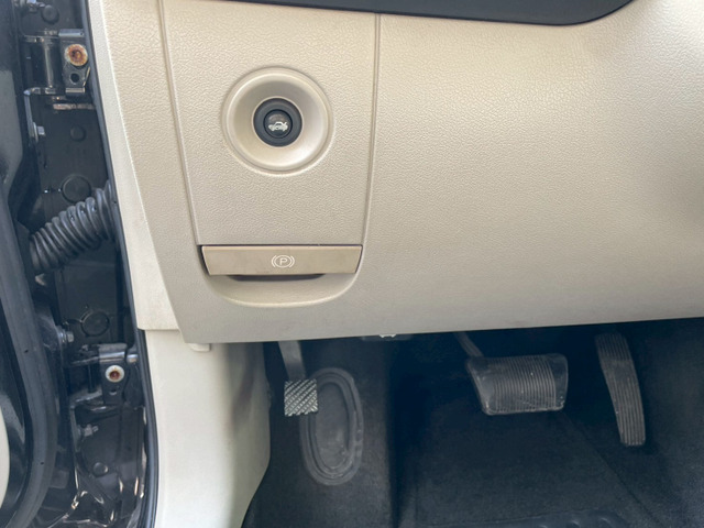 ジープ(Jeep)ラングラー等の本格クロカンから、BMW・ベンツ・MINI等の輸入車まで取扱実績多数。憧れの外車でこだわりのカーライフを。店頭にない左ハンドル車や限定カラー等もお取り寄せします。