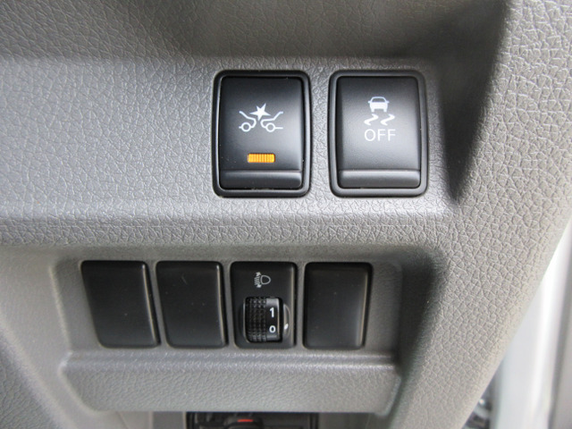 ☆衝突被害軽減ブレーキ付きです☆