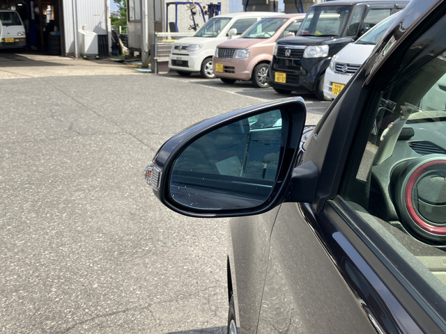 �y�x�����z���i�X�z���Ԃ������������܂��āA���ɗL�������܂��B�݌Ɏԗ��ɂȂ�܂��̂ŁA���񂲓s���̋X�������ɁA���ɗ��ĉ������B���X�\��������ƁA���ē����X���[�Y�ł��B