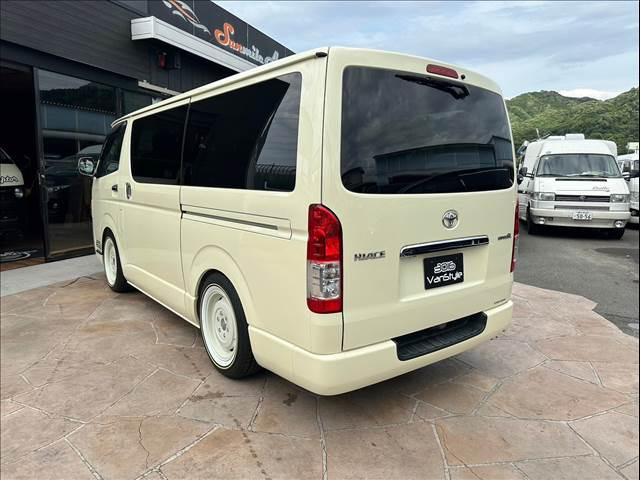 ハイエースバン