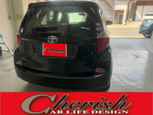 ���̃n�b�`�ɂ��ڗ����͂���܂���!�o���p�[���㕔�ɁA�ו��𗎂Ƃ�������������܂�