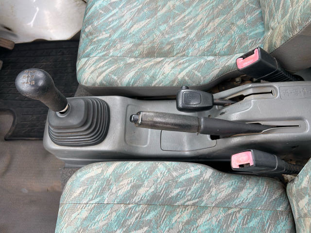 パートタイム4WD切り替えレバー