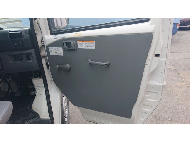 ���̎ԗ��̌��ς�A��ԁA�݌ɂ̗L���ȂǋC�ɂȂ�܂����炨�C�y�ɂ��₢���킹���������B���ÎԂł��̂�1�䂵���������܂���̂ł����߂̂����������肢�v���܂�!