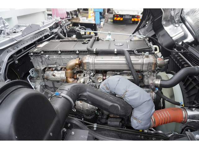 �L�x�ȃg���b�N�A���p�ԁA�n�C�G�[�X�Ȃǎ�舵���Ă���܂��B��xHP�������������Bhttp://www.vantruck.co.jp/