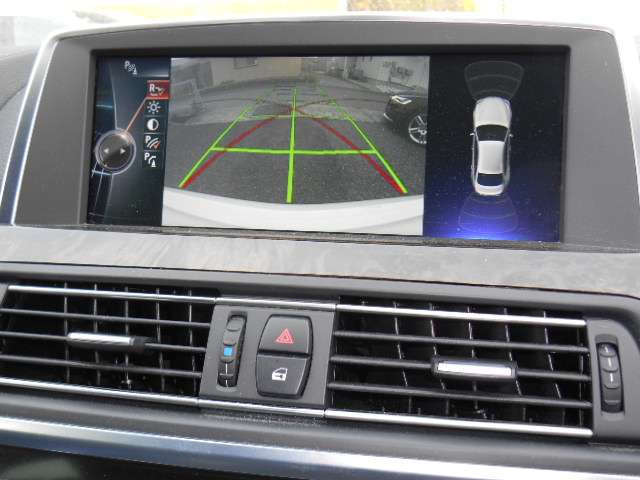 �o�b�N���j�^�[�쓮