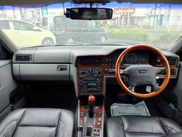 �{�X�ł̓R���p�N�g�J�[����y�����ԋy�у~�j�o���A�A���Ԃ܂Ŏ�舵���Ă���܂��B�O���[�v�S�X�ŏ펞�݌�180��ȏ��葵���Ă���܂��B���I�d��������Ă���܂�!