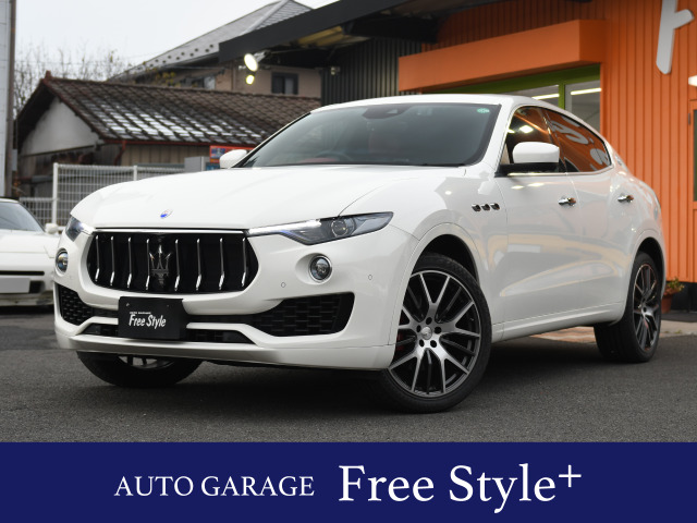 レヴァンテ（マセラティ）ディーゼル 4WD　右ハンドル ナビ HIDヘッドライト 中古車画像