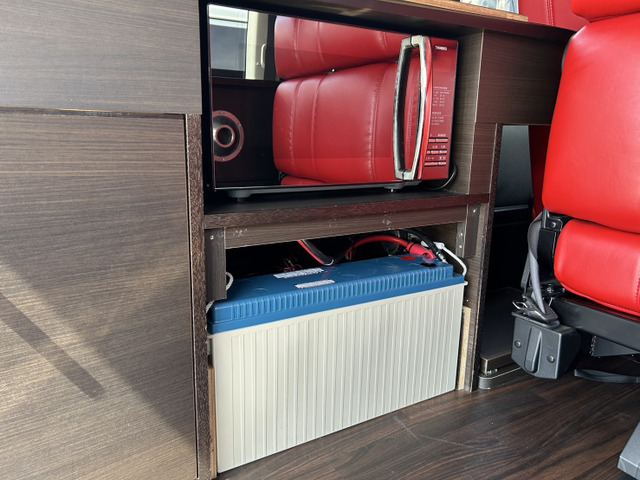 �y�T�u�o�b�e���[�z���`�E���C�I���ŉ��o�b�e���[�ɔ�ׂČy�ʂő����̓d�͂������ł��܂�!�܂��[�d�������ǂ������������Ȃǂ̃����b�g������ԓ��œd�����i�����K�Ɏg�����߂ɖ𗧂o�b�e���[�ƂȂ��Ă���܂�!