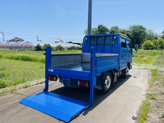 エルフ100 3.0 ダブルキャブ フルスーパーロー ディーゼル 4WD