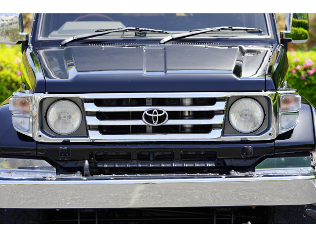 TOYOTA フロントグリル ランクル70 70周年記念グリル　未塗装 ランクル70周年記念ラジエーターグリル（フロントグリル）を再販