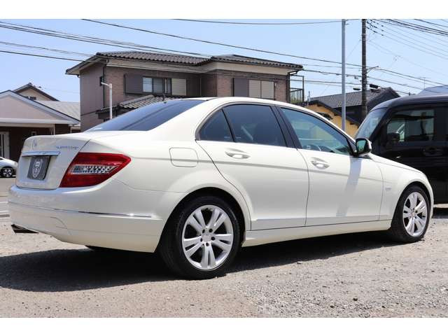 些細な事でも構いませんので気になる点やご不明点がございましたらお気軽にご質問下さい。キャンピングカー専門スタッフがご対応致します。