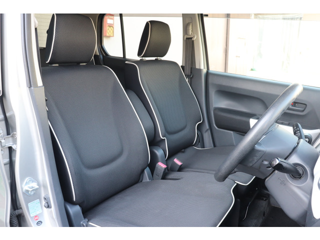 運転席・助手席も目立った傷や汚れなどなく綺麗な状態です!