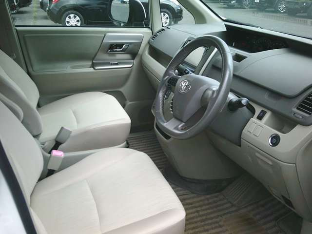 座り心地が良いシートなので、長時間の運転でも快適にお過ごしいただけます!