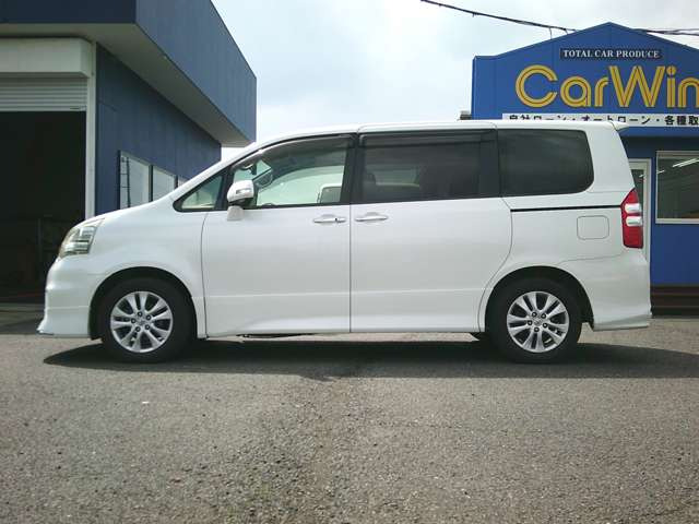 2012年式、走行距離は約8.7万キロとなります。まだまだご活用できるお車だと思います!