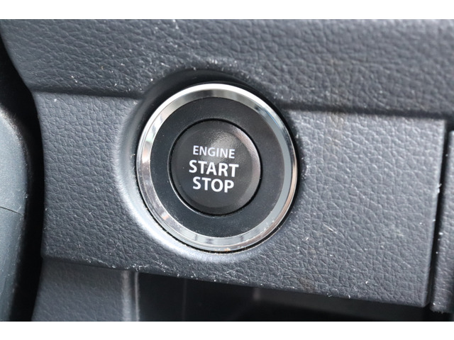 プッシュスタートで、ポケットやカバンに鍵を入れたままでもエンジンを始動することができます!ドアの施錠や解錠も鍵を取り出す必要がないとっても便利です☆