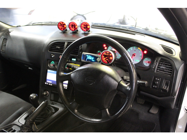 *現状、走行不明扱いとなっていますが、現メーター走行距離 72,333km。 前オーナー申告、15,007km時交換、合計87,340kmと推定されます。 交換記録簿が無い為、走行不明としています。