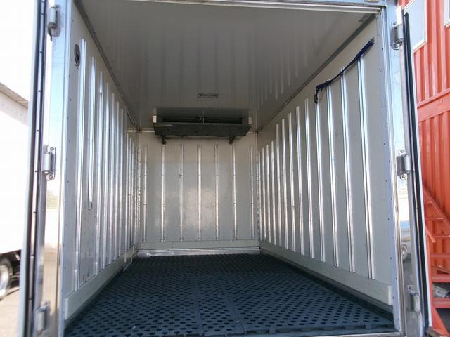 ���q���d��4,890kg