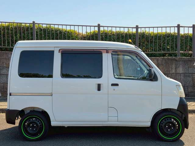 �E���ʂł��B�t�F���_�[�ƃt�����g�h�A��1�����������ȉ��݂�����܂����A�ڗ����͂Ȃ��Y��ȏ�Ԃł�!